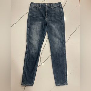 White House Black Market Womens size 12 denim jeans. Skinny leg